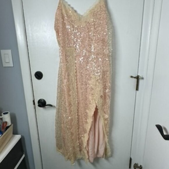 En Elly Anthropologie Pink Sequined Slip Dress with Cream Lace Trim Size Small - Picture 8 of 10